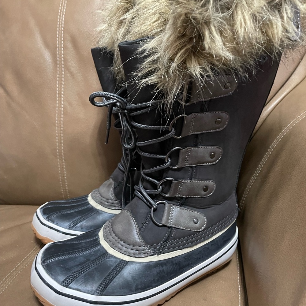 Women’s snow boots